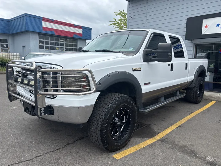 WHITE, 2005 FORD F350 Image 3