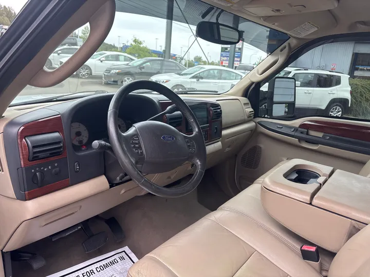 WHITE, 2005 FORD F350 Image 13