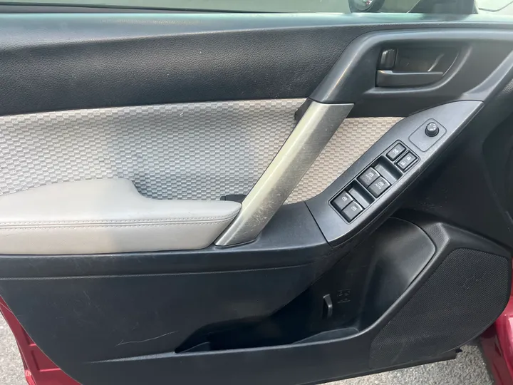 RED, 2017 SUBARU FORESTER Image 14