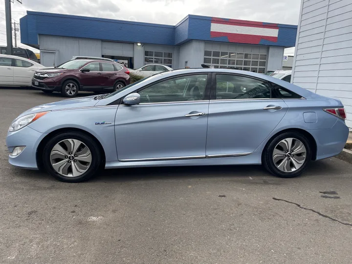 BLUE, 2015 HYUNDAI SONATA Image 4