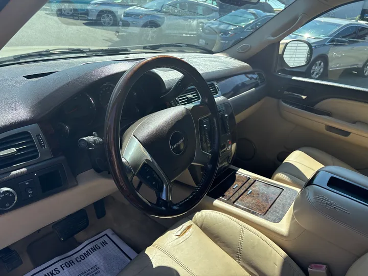 BEIGE, 2007 GMC YUKON XL 1500 Image 11