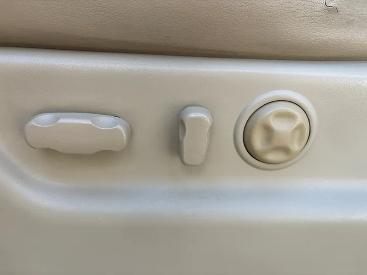 BEIGE, 2007 GMC YUKON XL 1500 Image 12