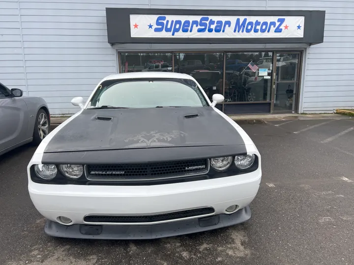 WHITE, 2012 DODGE CHALLENGER Image 3