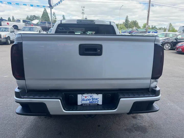 SILVER, 2017 CHEVROLET COLORADO CREW CAB Image 6