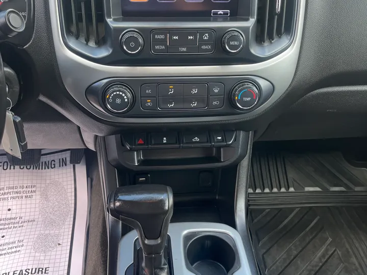 SILVER, 2017 CHEVROLET COLORADO CREW CAB Image 10