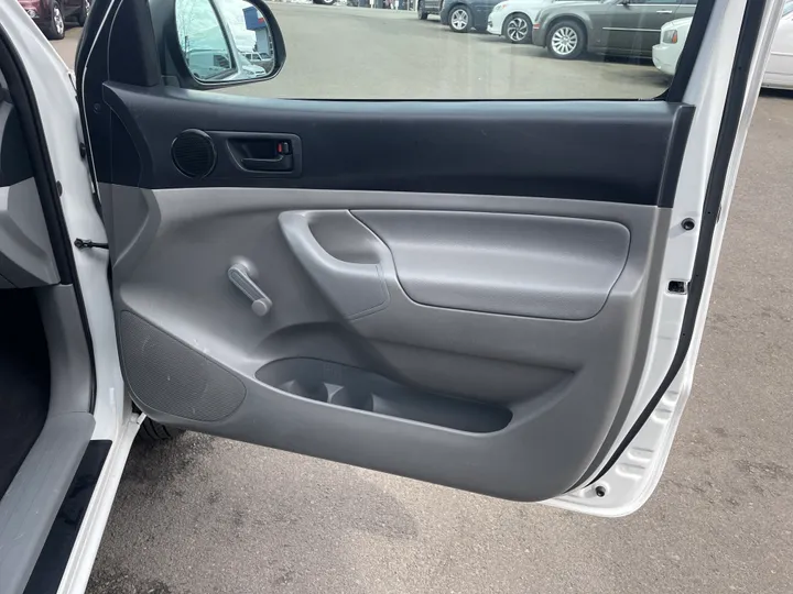 WHITE, 2014 TOYOTA TACOMA REGULAR CAB Image 14