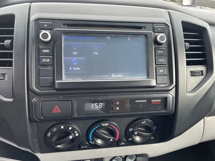 WHITE, 2014 TOYOTA TACOMA REGULAR CAB Image 17