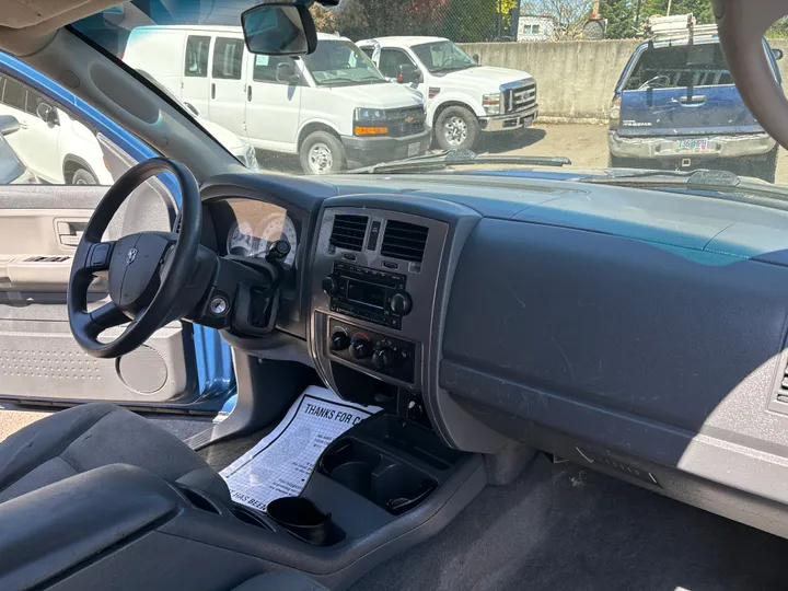 BLUE, 2006 DODGE DAKOTA QUAD CAB Image 12