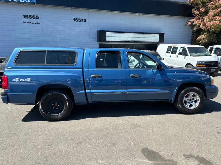 BLUE, 2006 DODGE DAKOTA QUAD CAB Image 13