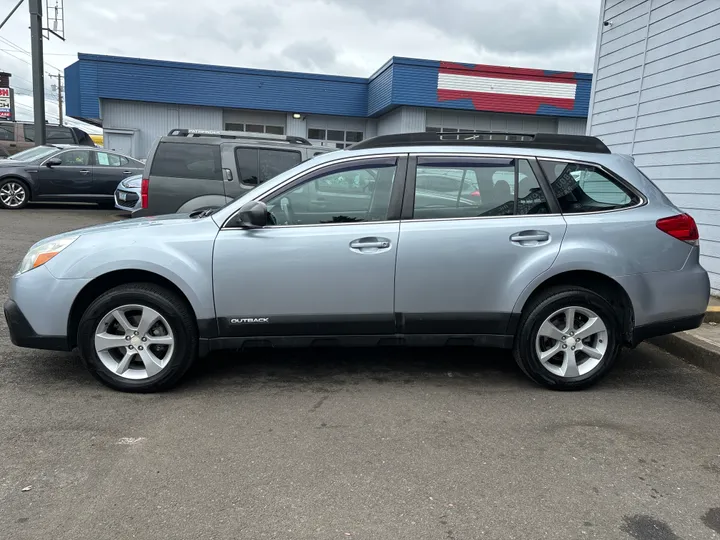 BLUE, 2014 SUBARU OUTBACK Image 4