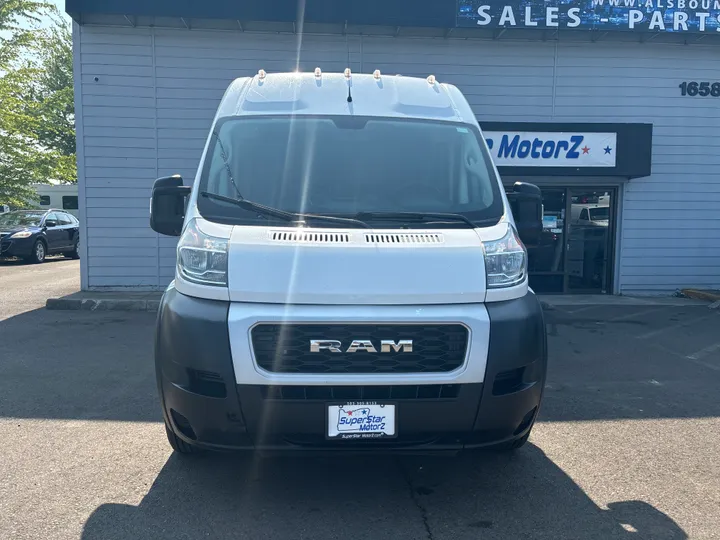 WHITE, 2019 RAM PROMASTER CARGO VAN Image 2