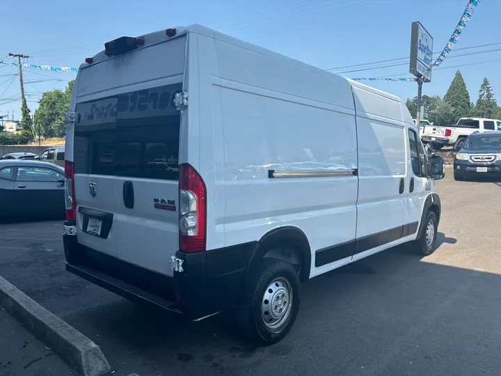 WHITE, 2019 RAM PROMASTER CARGO VAN Image 7