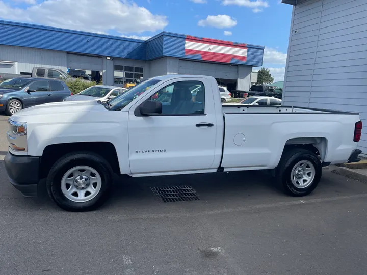 WHITE, 2017 CHEVROLET SILVERADO 1500 REGULAR CAB Image 4