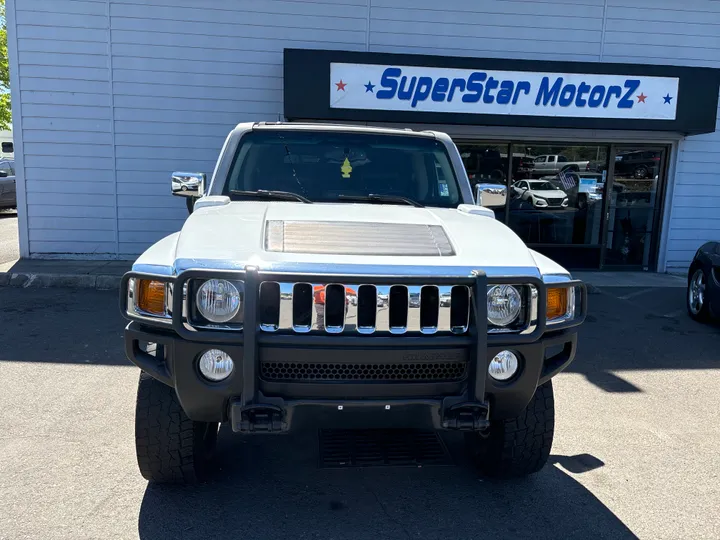 WHITE, 2006 HUMMER H3 Image 2