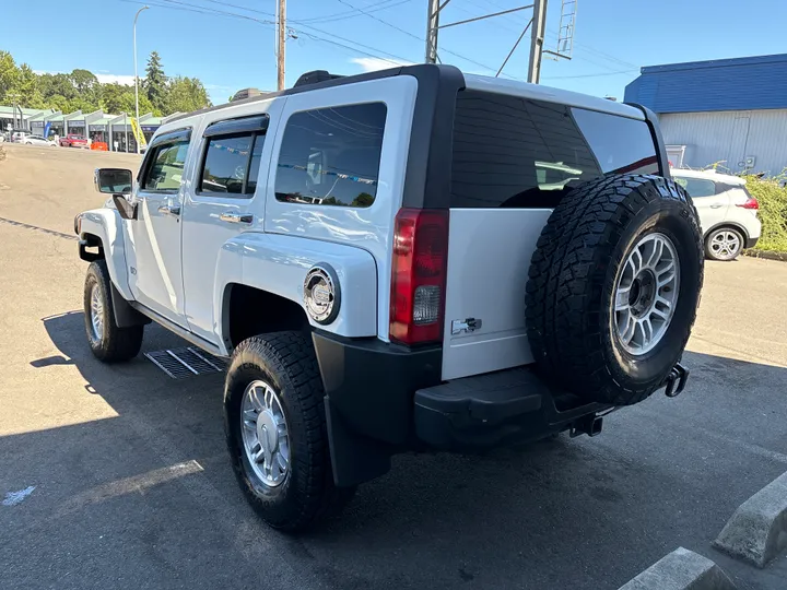 WHITE, 2006 HUMMER H3 Image 5