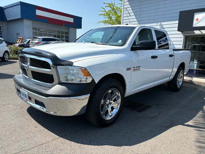 WHITE, 2014 RAM 1500 CREW CAB Image 3