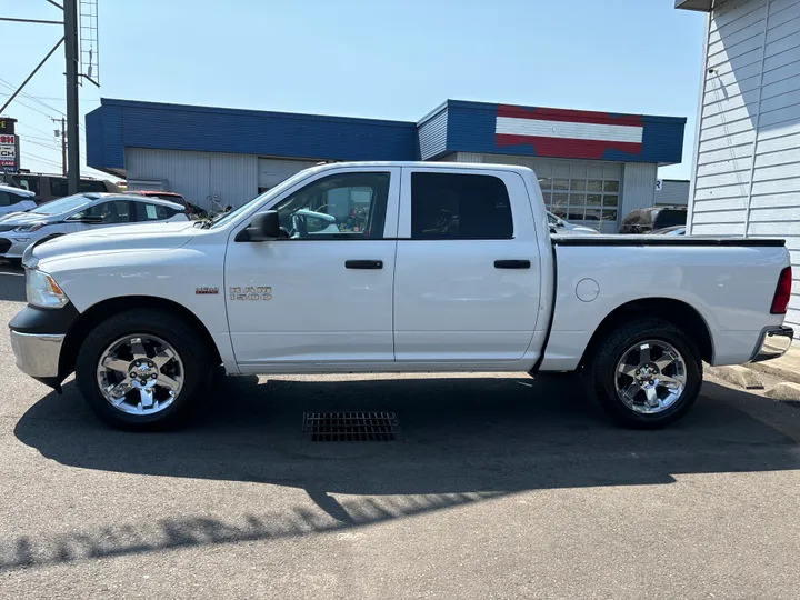 WHITE, 2014 RAM 1500 CREW CAB Image 4