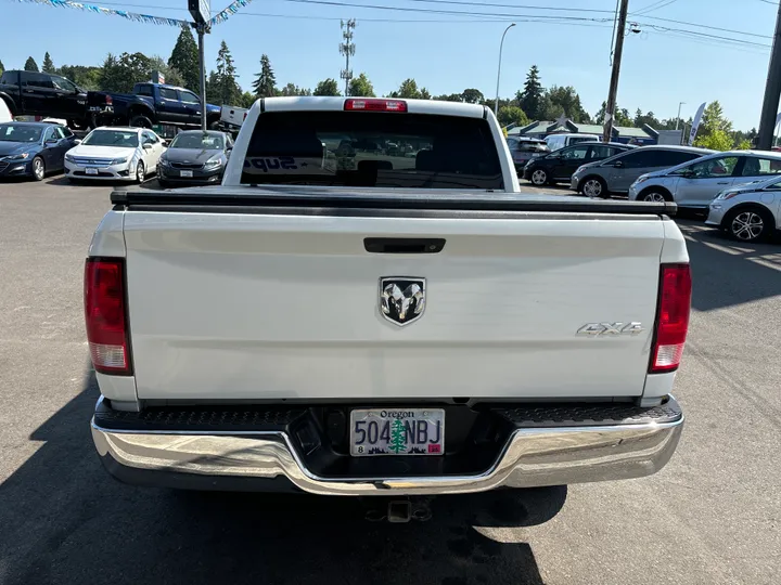 WHITE, 2014 RAM 1500 CREW CAB Image 6