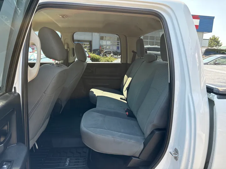 WHITE, 2014 RAM 1500 CREW CAB Image 15