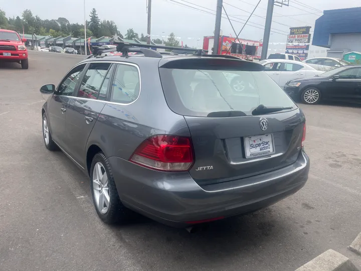 GRAY, 2014 VOLKSWAGEN JETTA SPORTWAGEN Image 5