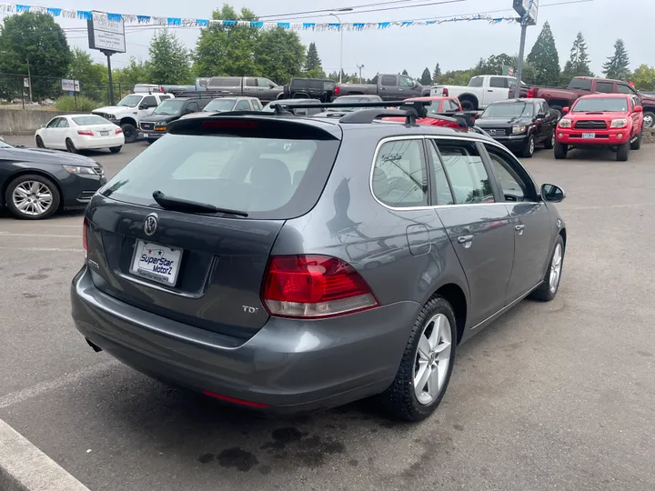 GRAY, 2014 VOLKSWAGEN JETTA SPORTWAGEN Image 7