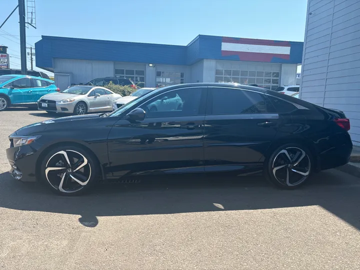 BLACK, 2018 HONDA ACCORD Image 4