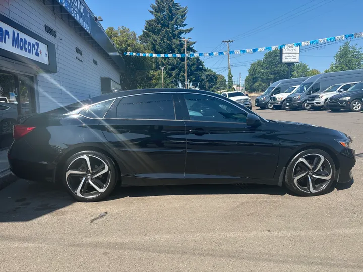 BLACK, 2018 HONDA ACCORD Image 8