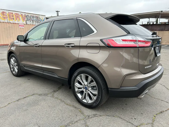 2019 FORD EDGE Image 8