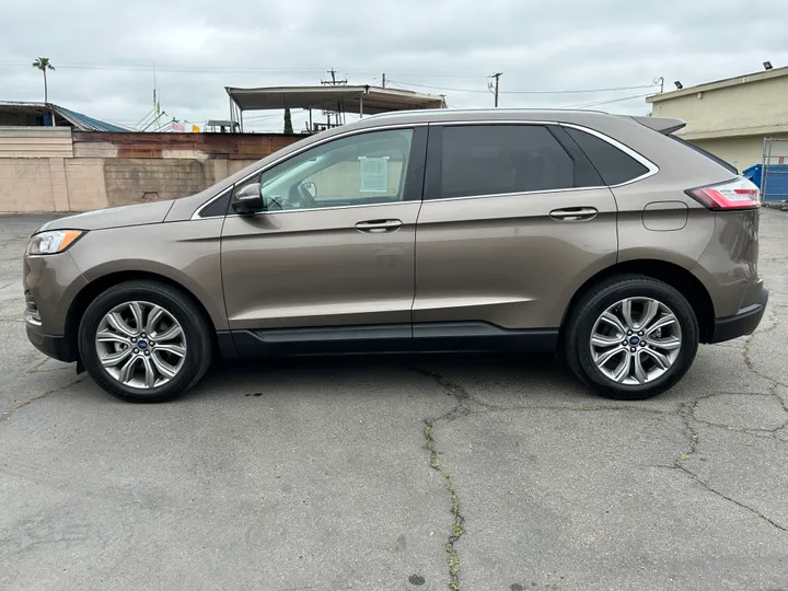 2019 FORD EDGE Image 9