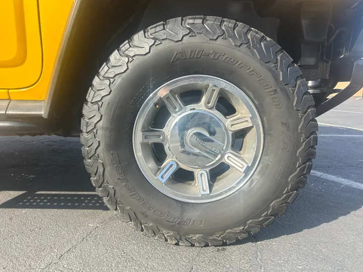 YELLOW, 2006 HUMMER H2 Image 14