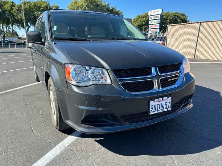 GRAY, 2012 DODGE GRAND CARAVAN PASSENGER Image 2