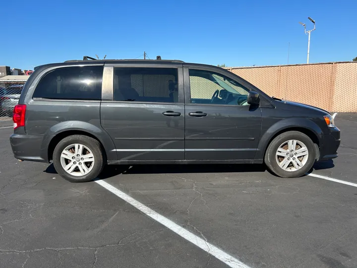 GRAY, 2012 DODGE GRAND CARAVAN PASSENGER Image 3