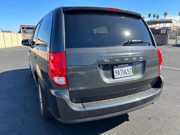 GRAY, 2012 DODGE GRAND CARAVAN PASSENGER Image 8