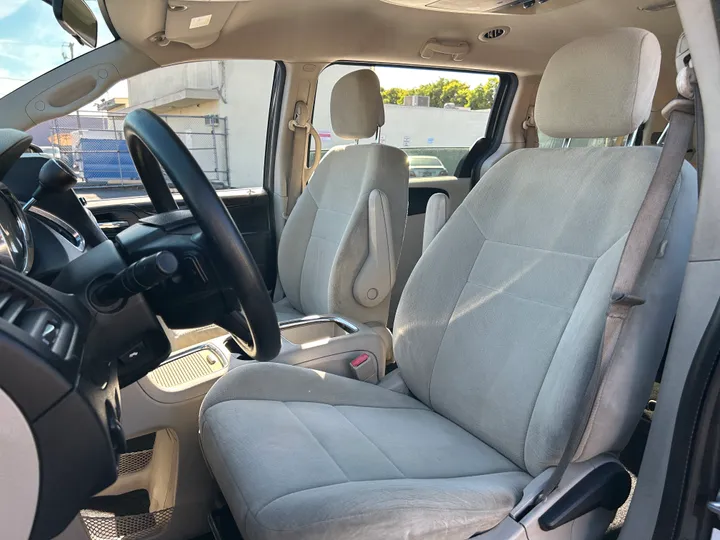 GRAY, 2012 DODGE GRAND CARAVAN PASSENGER Image 20