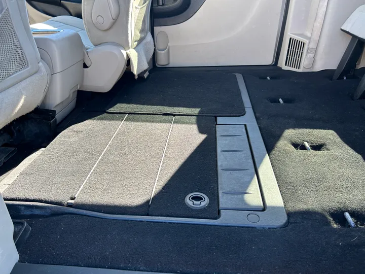 GRAY, 2012 DODGE GRAND CARAVAN PASSENGER Image 27