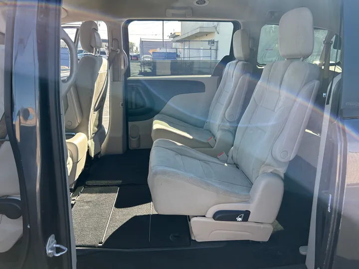 GRAY, 2012 DODGE GRAND CARAVAN PASSENGER Image 29