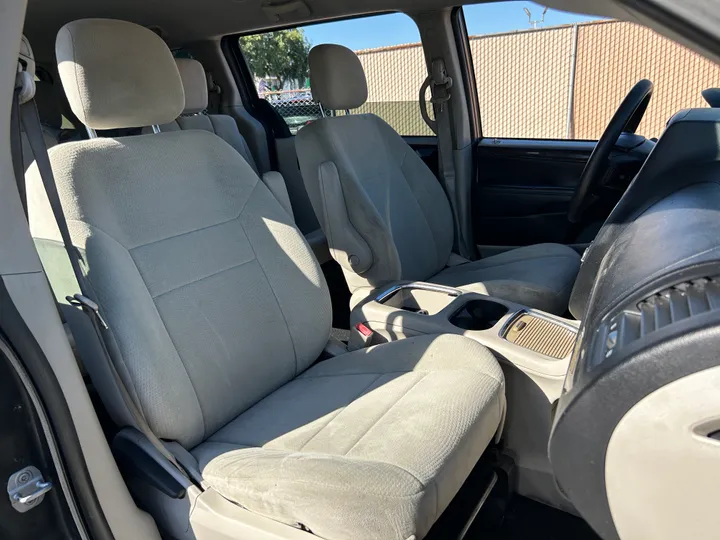 GRAY, 2012 DODGE GRAND CARAVAN PASSENGER Image 37