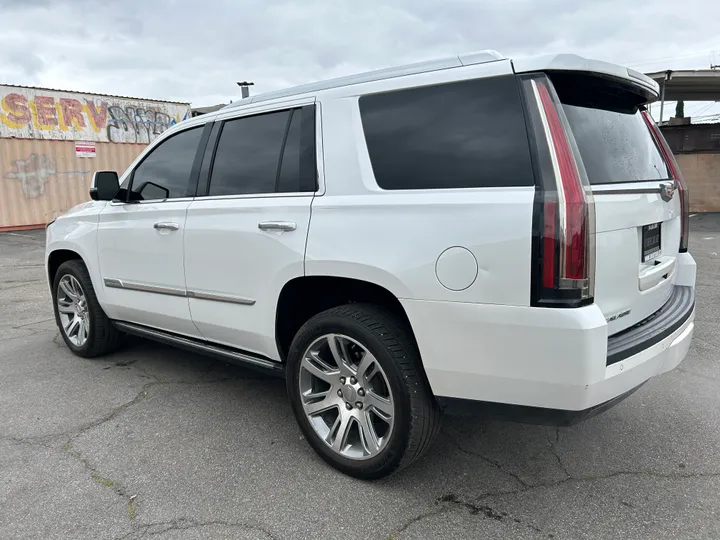 OFF-WHITE, 2016 CADILLAC ESCALADE Image 8