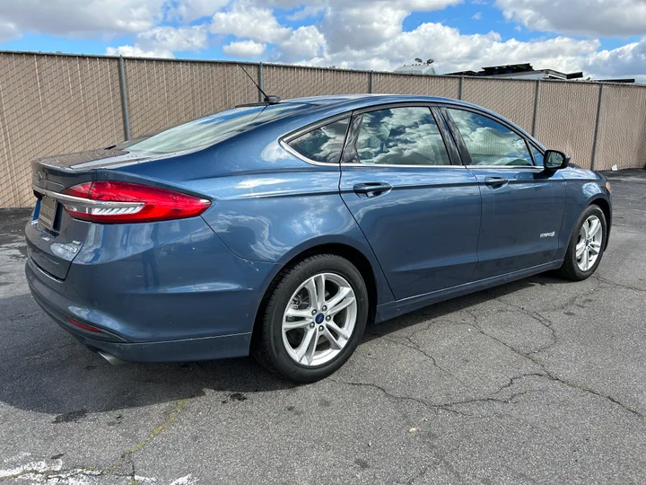 BLUE, 2018 FORD FUSION Image 4