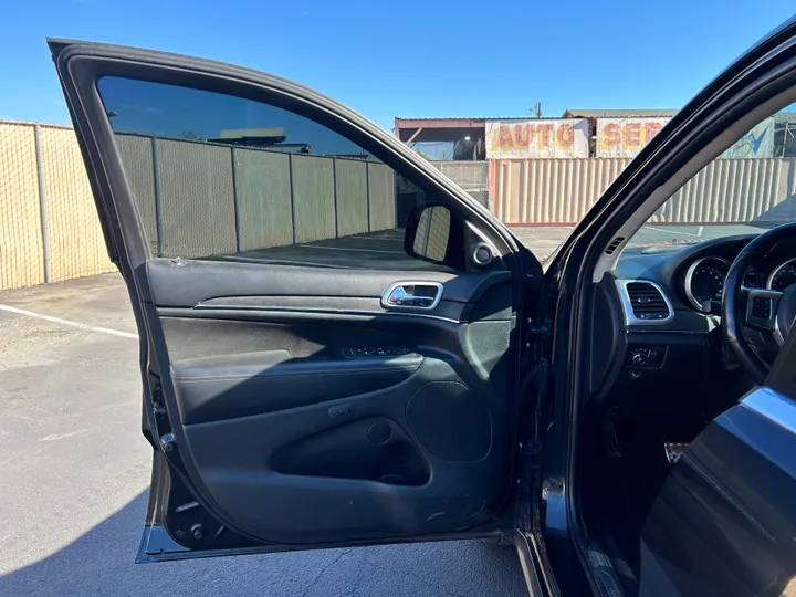 BLACK, 2012 JEEP GRAND CHEROKEE Image 17