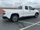 WHITE, 2017 TOYOTA TUNDRA DOUBLE CAB Thumnail Image 4