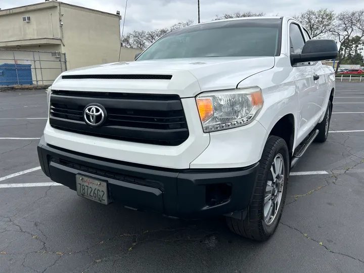 WHITE, 2017 TOYOTA TUNDRA DOUBLE CAB Image 11