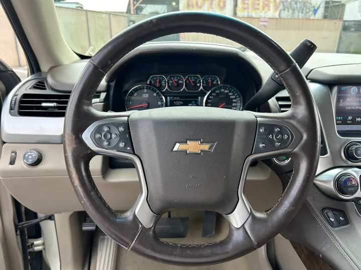 TAN, 2016 CHEVROLET SUBURBAN Image 22