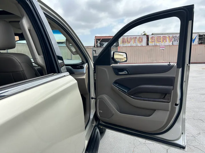 TAN, 2016 CHEVROLET SUBURBAN Image 39