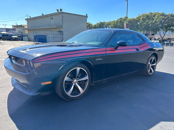 BLACK, 2014 DODGE CHALLENGER Image 10