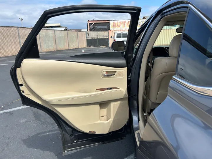GRAY, 2013 LEXUS RX Image 29