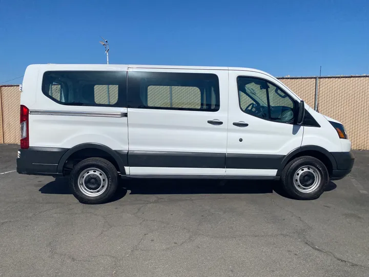 WHITE, 2017 FORD TRANSIT 250 VAN Image 3