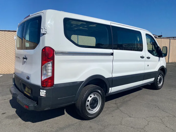 WHITE, 2017 FORD TRANSIT 250 VAN Image 4