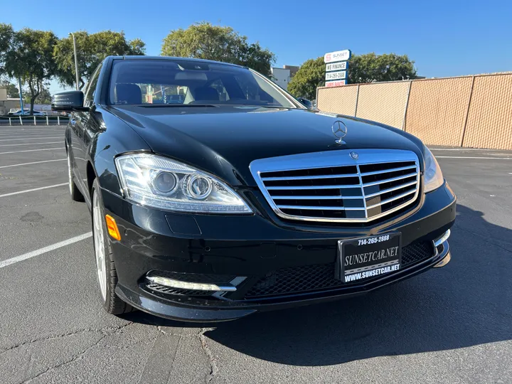 BLACK, 2013 MERCEDES-BENZ S-CLASS Image 2