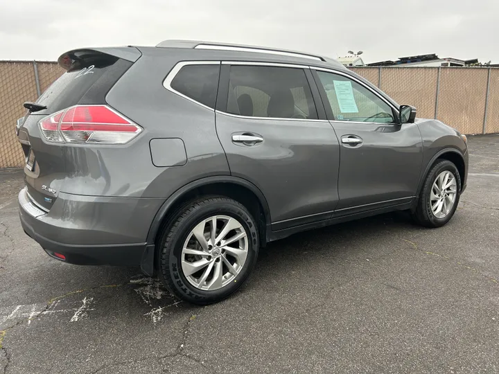 GRAY, 2014 NISSAN ROGUE Image 4